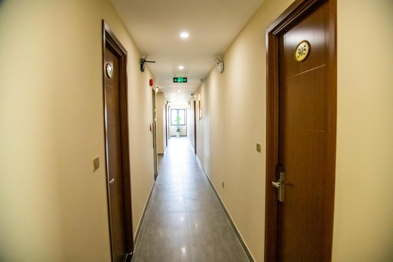 La Mia Lakeview Hotel Pleiku Bagian luar foto