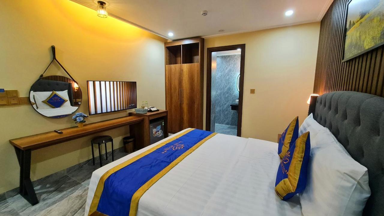 La Mia Lakeview Hotel Pleiku Bagian luar foto