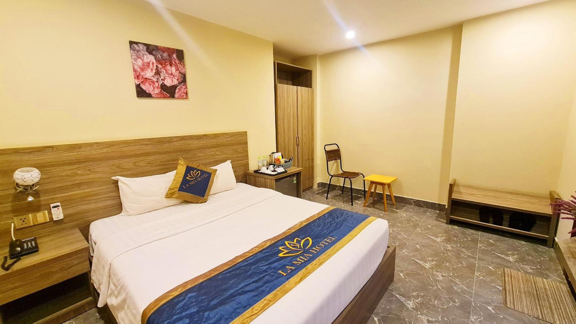 La Mia Lakeview Hotel Pleiku Bagian luar foto