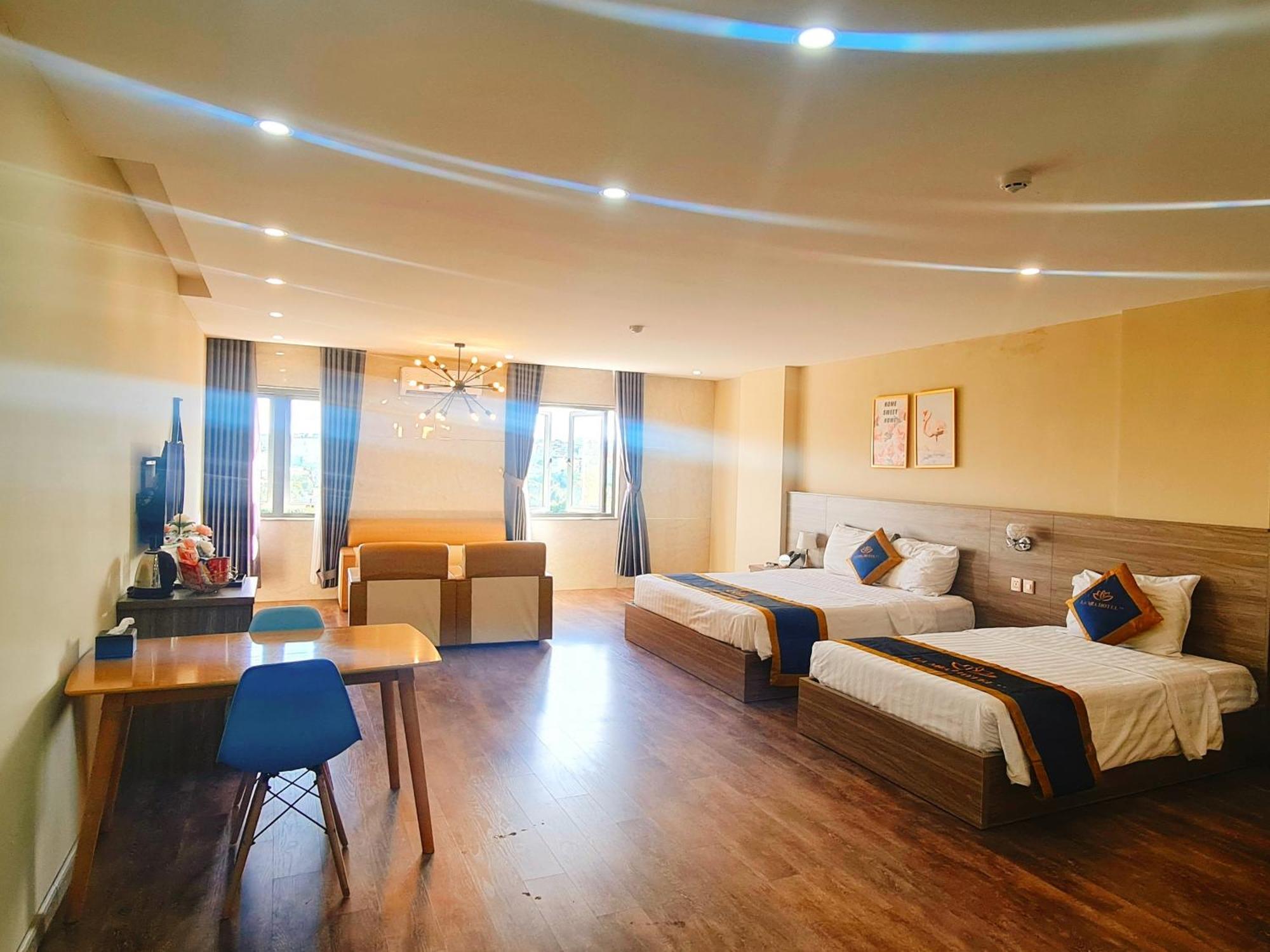 La Mia Lakeview Hotel Pleiku Bagian luar foto