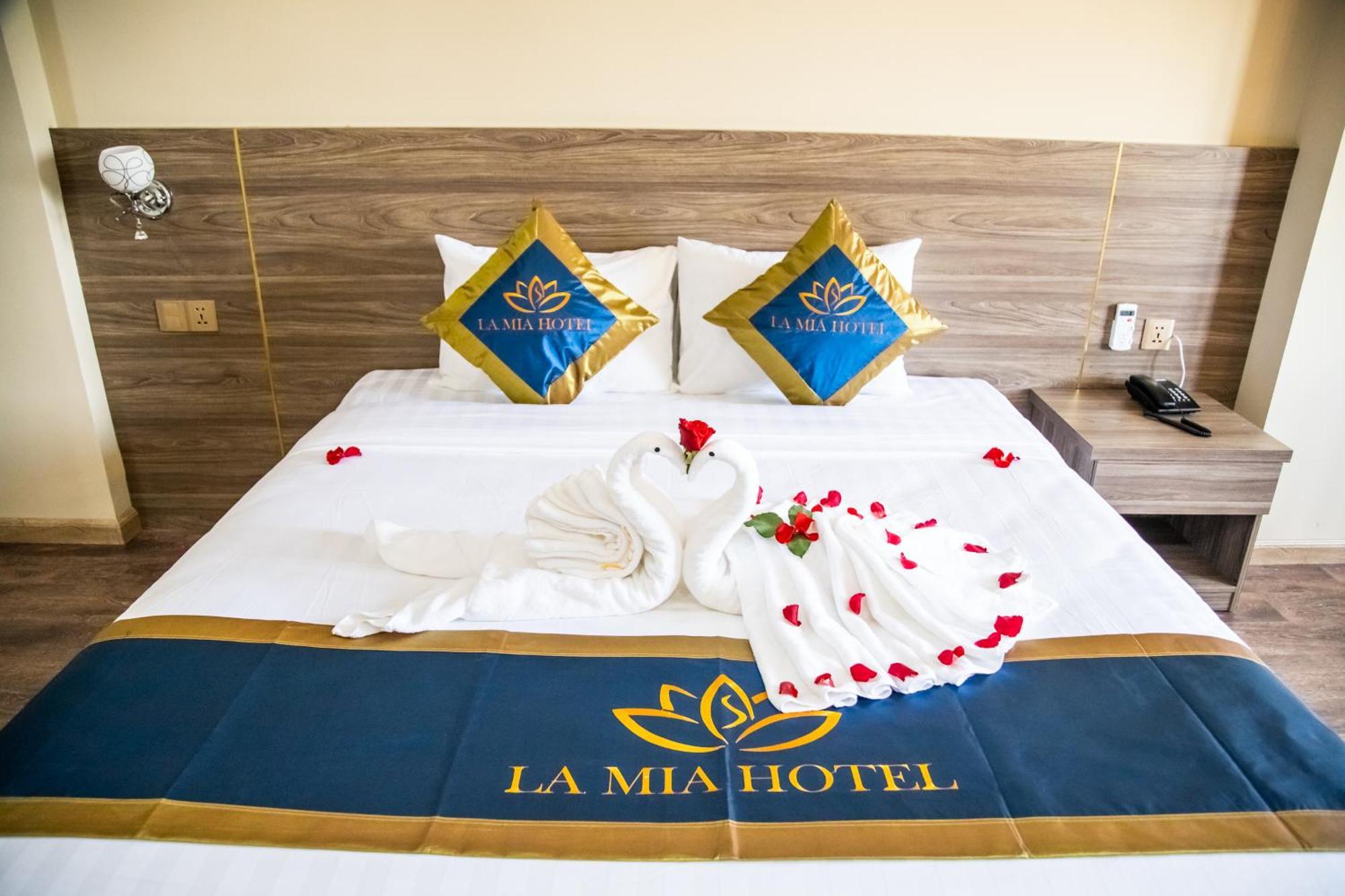 La Mia Lakeview Hotel Pleiku Bagian luar foto
